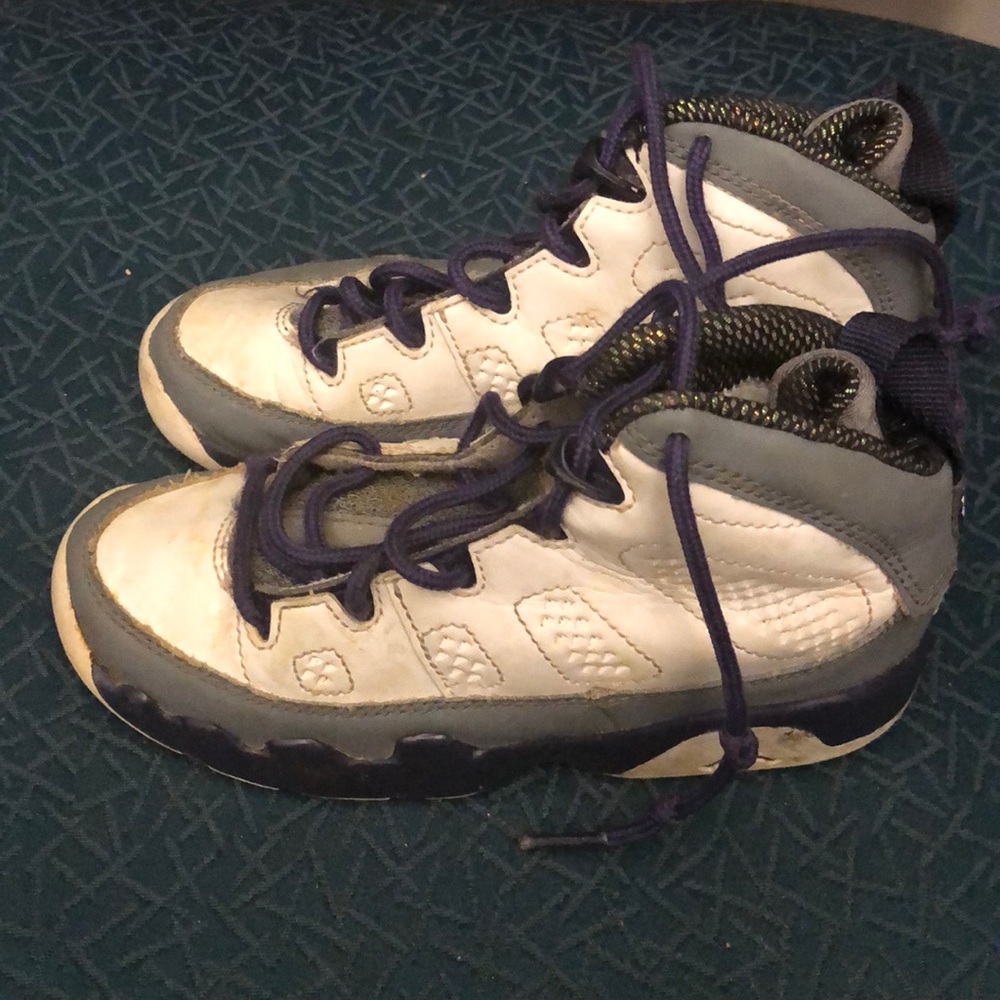 Air Jordan 9 Retro Purple and White Size 10.5